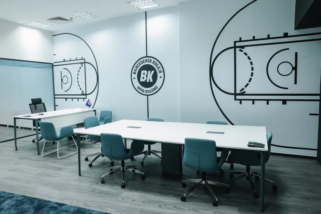 Evimiz Sinan Erdem Spor Salonu’nda giydirme çalışmalarına devam ediyoruz!