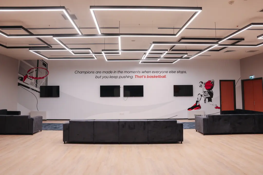 Evimiz Sinan Erdem Spor Salonu’nda giydirme çalışmalarına devam ediyoruz!