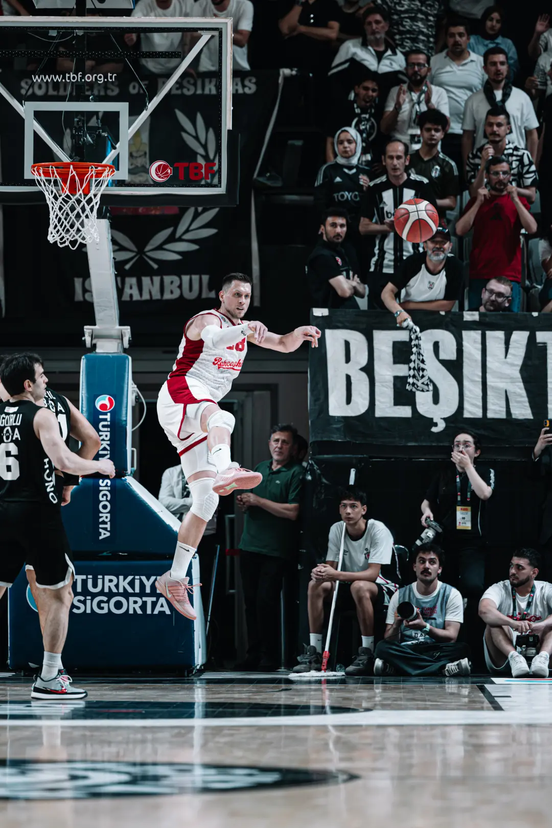 BSL 2025-2026 Sezonu | Play-off | Yarı Final | 2. Maç | Beşiktaş Gain - Bahçeşehir Koleji