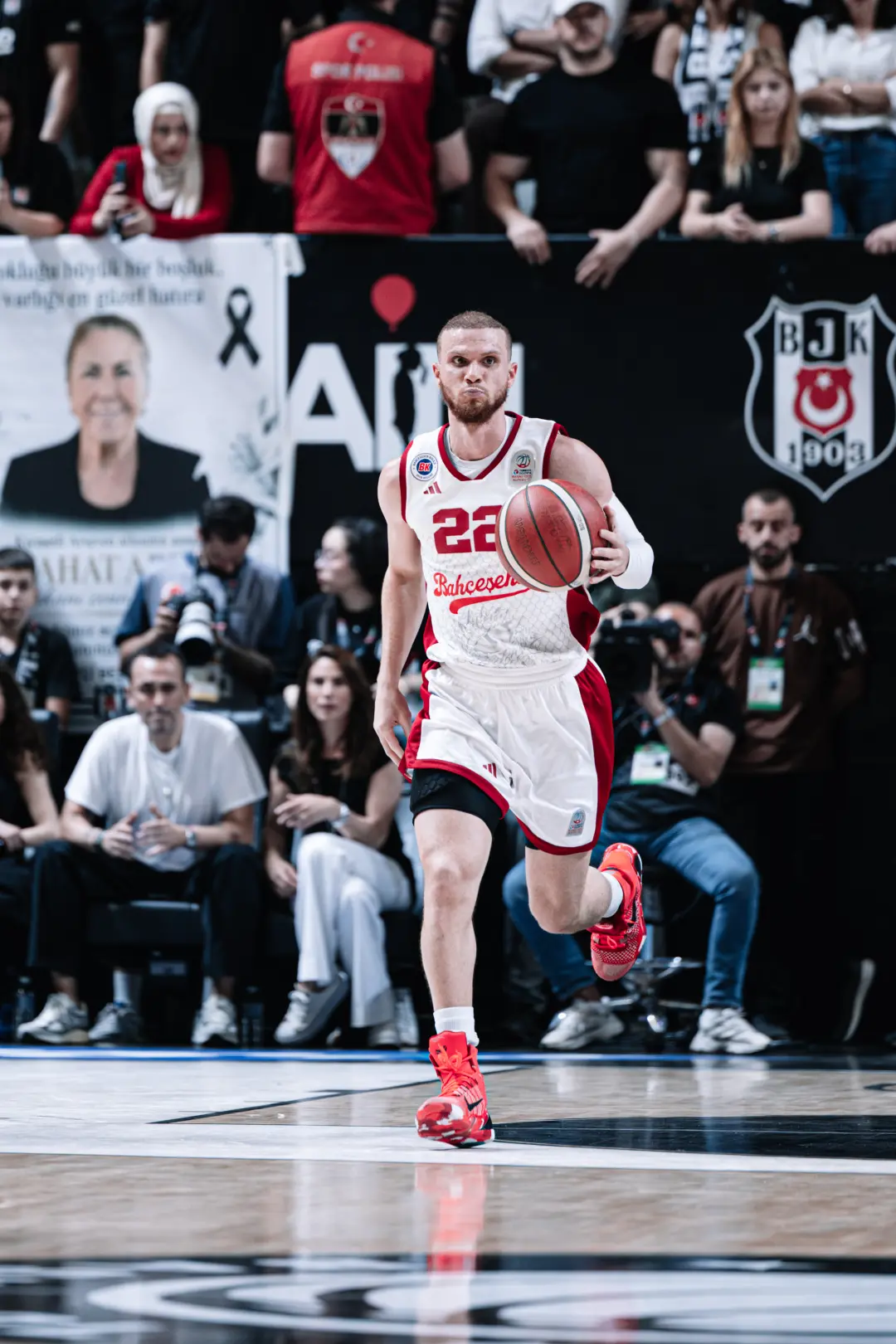 BSL 2025-2026 Sezonu | Play-off | Yarı Final | 5. Maç | Beşiktaş Gain - Bahçeşehir Koleji