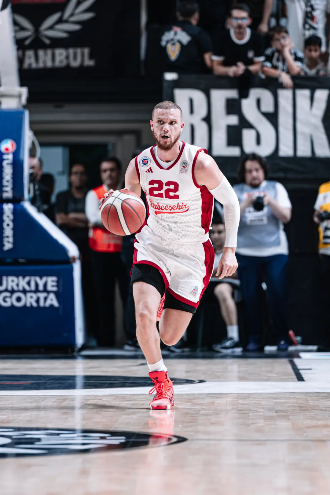 BSL 2025-2026 Sezonu | Play-off | Yarı Final | 5. Maç | Beşiktaş Gain - Bahçeşehir Koleji