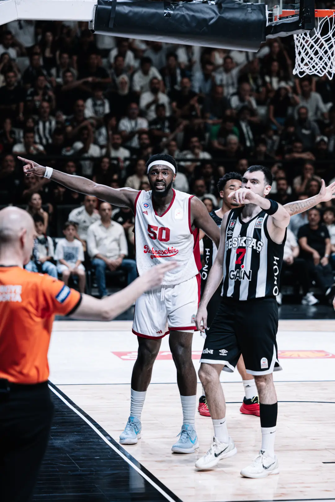 BSL 2025-2026 Sezonu | Play-off | Yarı Final | 5. Maç | Beşiktaş Gain - Bahçeşehir Koleji